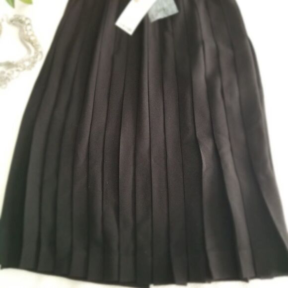Burberry skirt uniform Back Pleated Wrap Front New With Tags - Picture 6 of 12